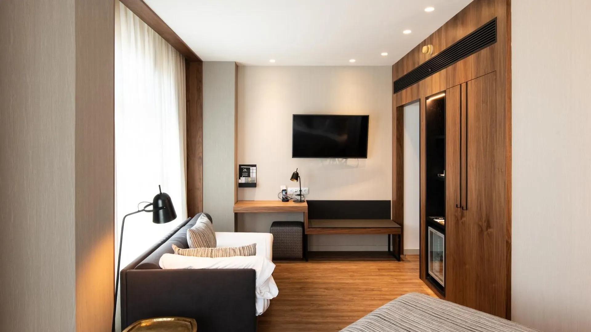Catalonia Barcelona Plaza Hotel